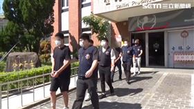 天母酒吧發生鬥毆事件，造成2名滋事份子受傷，警方壓制逮捕4人。（圖／翻攝畫面）