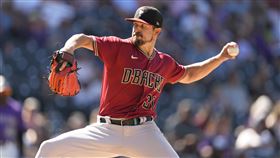 ▲史密斯（Caleb Smith）手套被檢查出有外部物質遭禁賽10場，他將上訴。（圖／美聯社／達志影像）