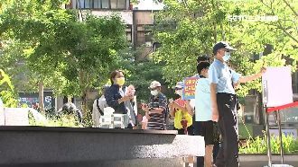 上週才爆群聚!台電室外發股東紀念品