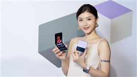 三星電子在11日晚間正式發布全新可折疊式智慧型手機Galaxy Z Fold3和Galaxy Z Flip3（圖／台灣三星提供）