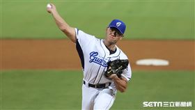 ▲富邦悍將投手江少慶中職生涯初登板。（圖／記者劉彥池攝影）
