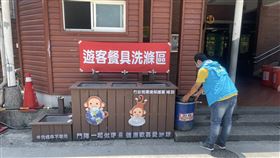 防堵非洲豬瘟　環保署全面移除公共空間廚餘桶行政院環保署表示，要求各地方政府環保局及鄉鎮市公所清潔隊，25日務必全面移除路旁所擺設廚餘桶，民眾如發現路旁有擺設廚餘桶，可利用全國公害陳情專線（0800-066-666）向地方環保單位通報進行移除。（環保署提供）中央社記者張雄風傳真  110年8月25日