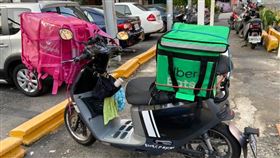 驚見大包雙開俠。（圖／翻攝自外送員的奇聞怪事臉書）