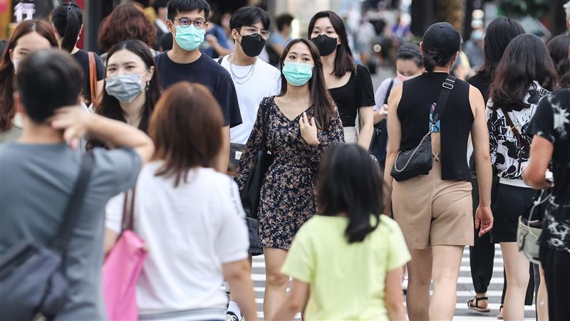阿伯不戴罩還罵店員…他回嗆結局驚人