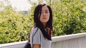 《腦海中的橡皮擦》男神鄭雨盛和孫藝真在片中的身份地位相差懸殊，相愛過程艱辛。（圖／甲上娛樂提供）