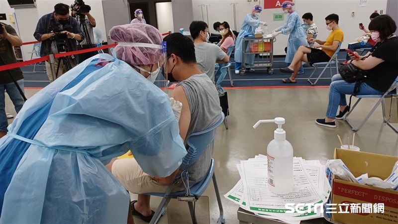 4人打高端後死亡　接種率降2.6％