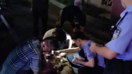 鄰居撐起人網　接住四樓墜樓婦女