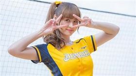 短今是中信兄弟啦啦隊Passion Sisters成員之一。（圖／翻攝自短今IG）