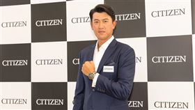 ▲王建民連2年代言手錶。（圖／廠商提供）