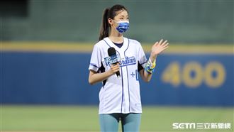 「國民女友」羅嘉翎　飛踢下壓開球