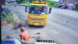 騎士高速撞垃圾車　零件噴飛波及住戶