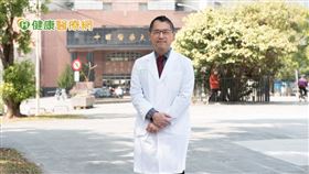 若氣喘發作嚴重，危險程度較高。杭良文主任表示，嚴重發作時需要使用口服類固醇，長期使用會增加副作用的風險，若確診反而更加嚴重。