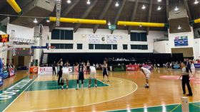 中華男籃小輸關島　仍有機會進亞洲盃台灣與關島爭取亞洲盃門票，26日首場比賽中華隊以72 比77落敗，第2場比賽將在28日舉行，中華隊仍有機會晉級。（駐關島辦事處提供）中央社雅加達傳真　110年8月26日