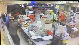 毒蟲亮刀搶超商　店員英勇抵抗畫面曝