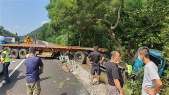 新／國3拖板車撞小貨車　1死1傷