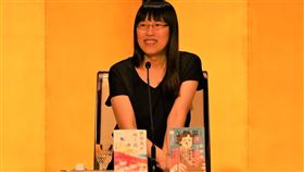 李琴峰得芥川獎  新作融入三種自創語言台灣旅日作家李琴峰以新作「彼岸花盛開之島」榮獲芥川獎，是第2位非以日語為母語的作家獲得芥川獎。她說，自己在新作中創作3種語言融入，是她很想做的語言實驗。中央社記者楊明珠東京攝  110年7月14日