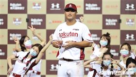 ▲樂天桃猿一壘手陳俊秀單場3安打4分打點，獲選單場MVP。（圖／記者劉彥池攝影）