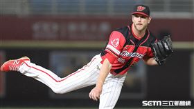 ▲味全龍投手鋼龍。（圖／記者劉彥池攝影）