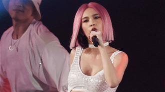 楊丞琳摔落2樓高台　踩空瞬間秒尖叫