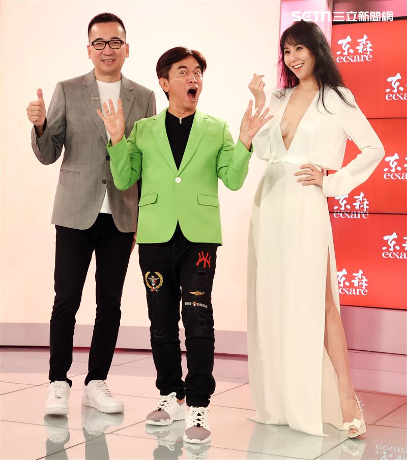 吳宗憲、洪曉蕾、王世均出席窈窕曲線挑戰賽頒獎典禮。（記者邱榮吉/攝影）