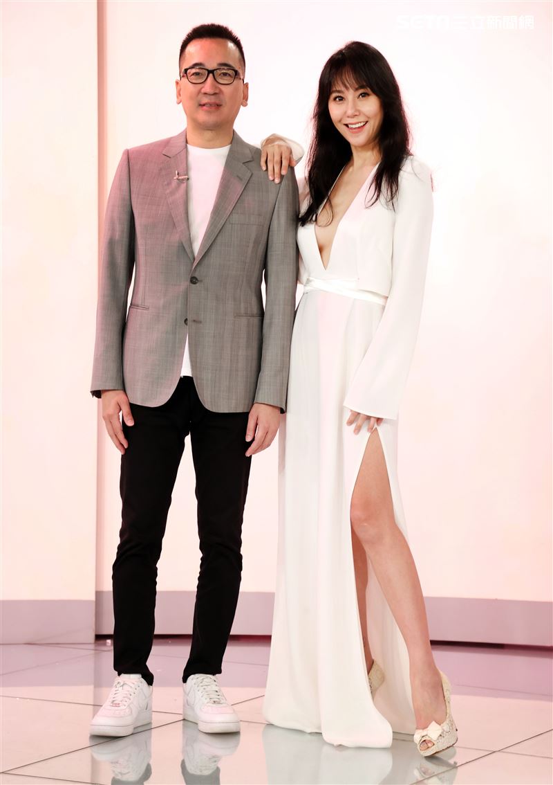 洪曉蕾、王世均出席窈窕曲線挑戰賽頒獎典禮。（記者邱榮吉/攝影）