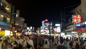 墾丁大街人潮（圖／翻攝畫面）