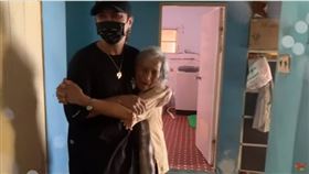 羅志祥回花蓮！88歲阿嬤一見他就打：都沒講，我好想你，圖／羅志祥 Show TV YouTube