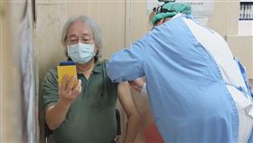 作家馮光遠日前接種高端疫苗（圖／翻攝自馮光遠臉書）