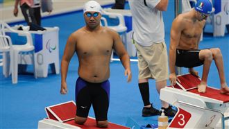 泳闖帕運決賽！他出生無腿嚇哭護理師