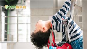 ADHD孩童症狀不穩定，蔡景淑醫師提到，ADHD在治療上分為藥物治療和行為治療。