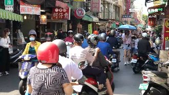 抓住暑假尾聲！台南國華街湧大批饕客