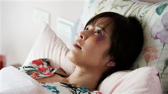 雷／天心一摘墨鏡　曝婚姻慘況惹心疼