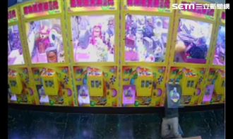 豬哥超軟Q折腰　妹子最愛的到手了