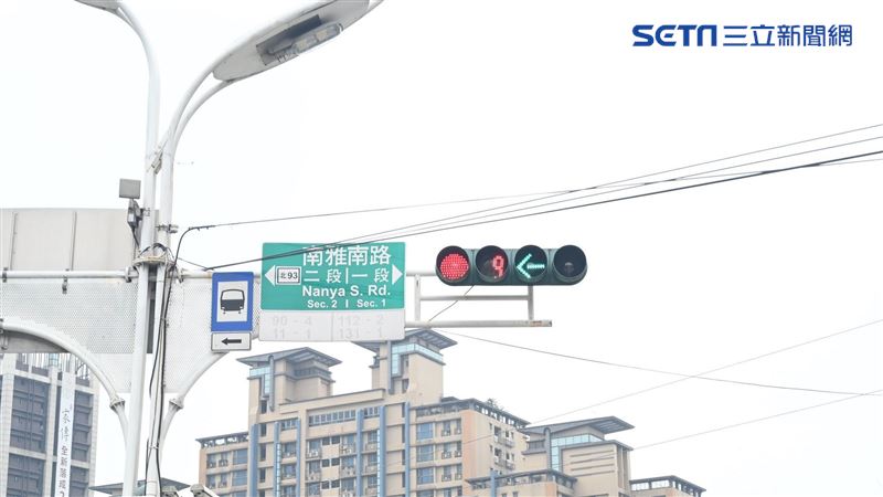 紅綠燈倒數！住日台人搖頭：干擾駕駛