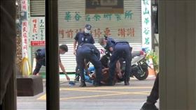 月牙棒,秘密武器,開山刀,（圖／翻攝畫面）