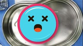  嘔！44歲男脖子腫包半年　醫切開驚見「35公分寄生蟲」（圖／翻攝自廣東日報）