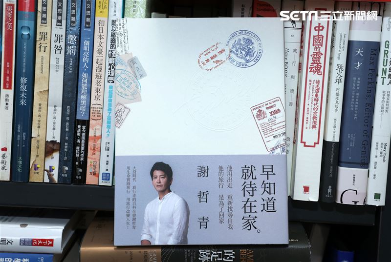 謝哲青出旅遊書三立新聞網專訪。（記者邱榮吉/攝影）