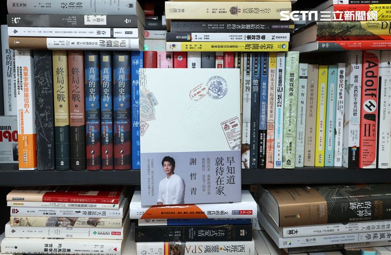 謝哲青出旅遊書三立新聞網專訪。（記者邱榮吉/攝影）