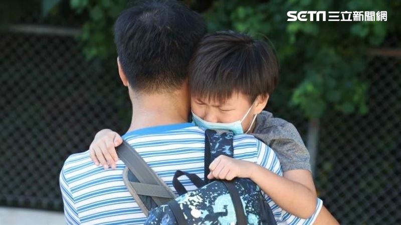 家長不能陪！開學日小一新生爆哭