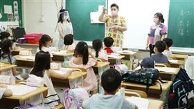 9/1開學日、學生、家長、口罩、小孩、男童、女童、學校、上課（圖／記者邱榮吉攝影