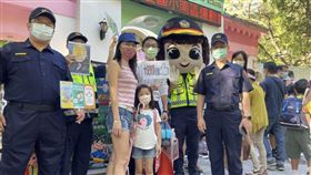 開學,台北市,大安分局,警察,交通疏導,校園安全。(圖/翻攝畫面)