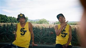 噴淚了！KID曬小鬼合照一起拚金鐘