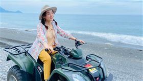 楊小黎以《在台灣的故事》入圍自然科學及人文紀實節目主持人獎。（圖／翻攝臉書）