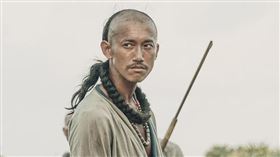 吳慷仁為戲必須維持纖瘦的體態，每天都是肌餓度日。（圖／翻攝自斯卡羅臉書）