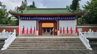 袁淳修入忠烈祠 火聯會沉痛怒批政府
