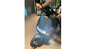 ▲ 原po的Gogoro不小心撞車損傷了（圖／翻攝自爆怨2公社）