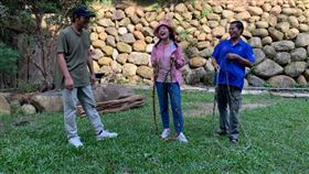 楊小黎今年以《在台灣的故事》入圍金鐘獎自然科學及人文紀實節目主持人獎 。（圖／三立提供）