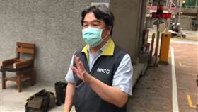 機師兒染疫桃園某高中停課 王必勝突現身：我來看一下（圖／翻攝畫面）