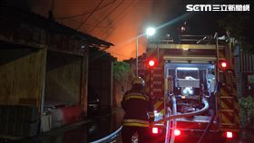 台北市內湖區安康路廢棄空屋發生火災。（圖／翻攝畫面）