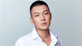 鳳梨表示自己想生小孩的話，想要生1男1女。（圖／翻攝自鳳梨IG）